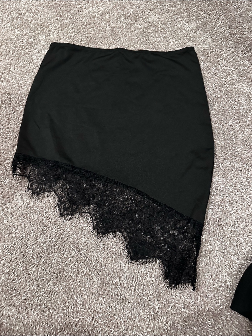SHEIN Black Asymmetric Lace-Trim Mini Skirt